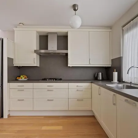 Apartment Chilig House